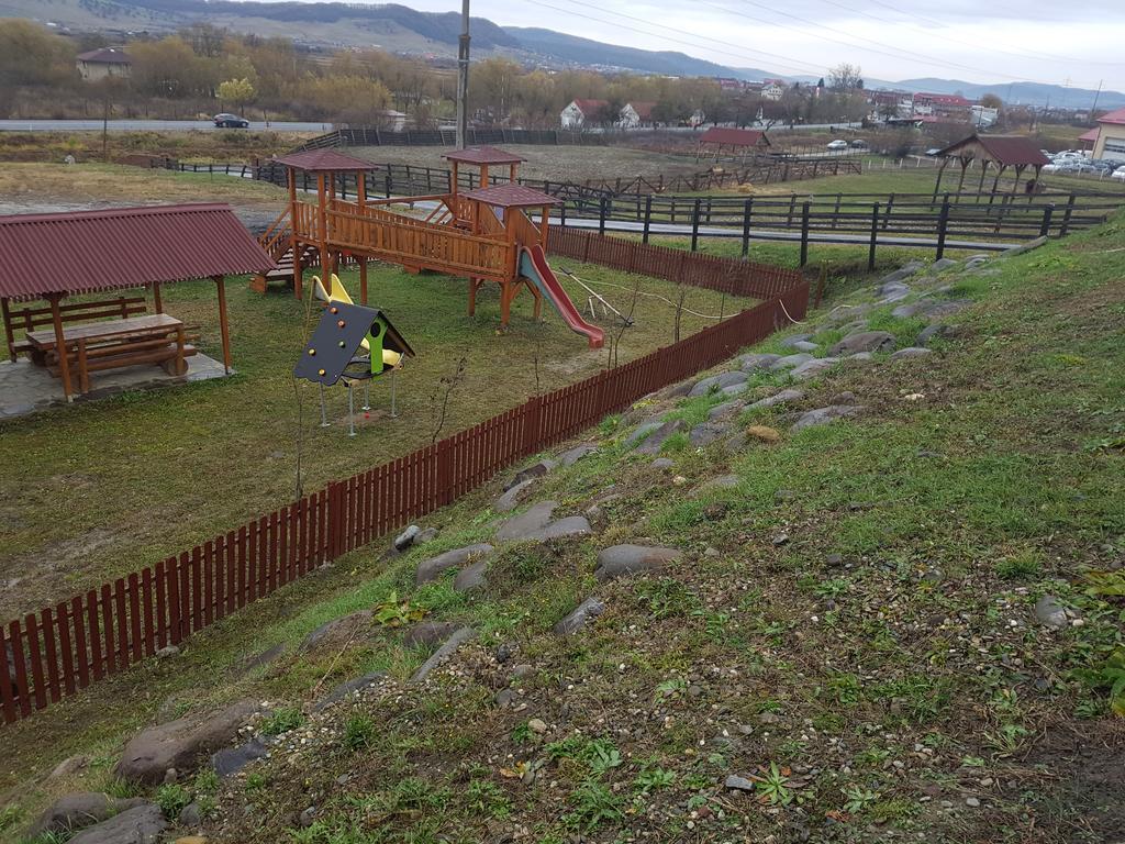 Pensiunea Haiducilor Bistriţa Exterior foto